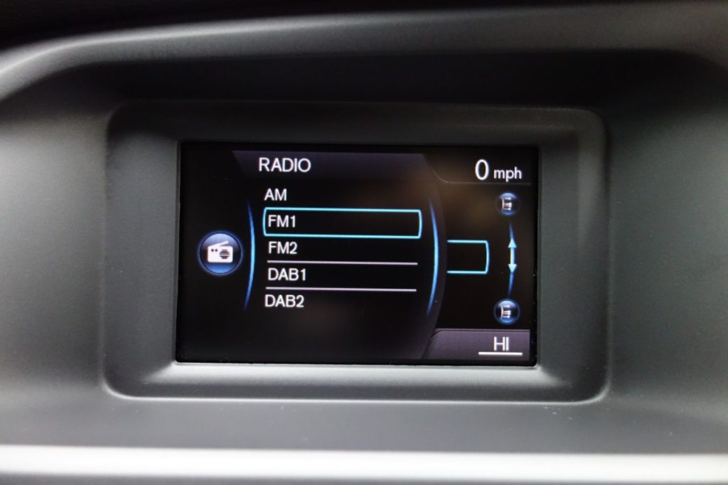 Used_2014_BLACK_VOLVO_V40_1