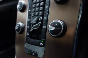 Used_2014_BLACK_VOLVO_V40_1