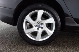 Used_2014_BLACK_VOLVO_V40_1