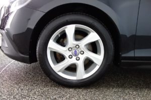 Used_2014_BLACK_VOLVO_V40_1