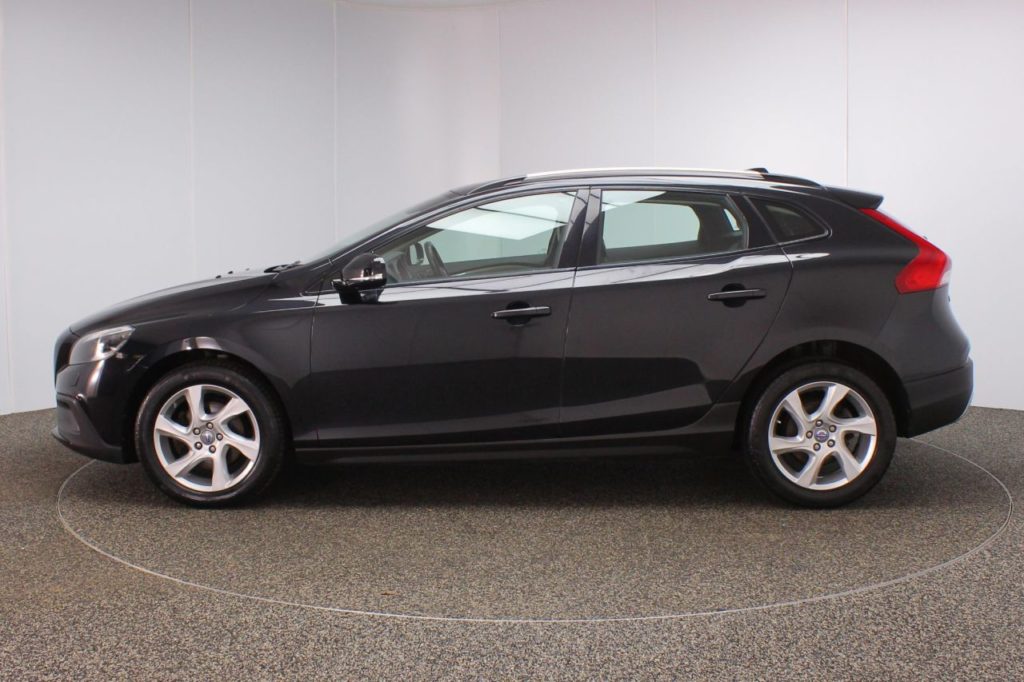 Used_2014_BLACK_VOLVO_V40_1