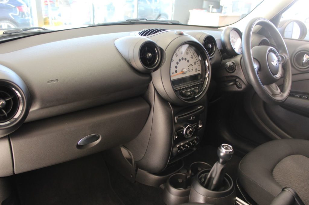 Used_2014_WHITE_MINI_COUNTRYMAN_1