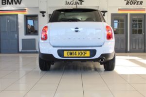 Used_2014_WHITE_MINI_COUNTRYMAN_1