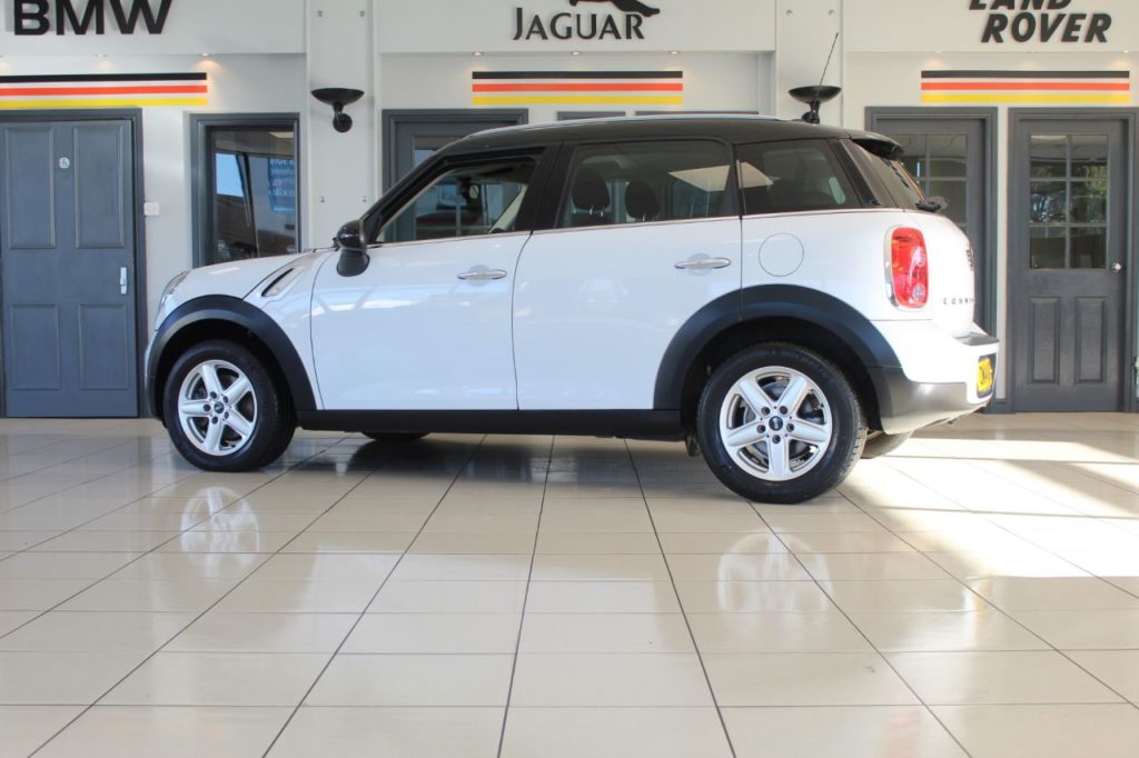 Used_2014_WHITE_MINI_COUNTRYMAN_1