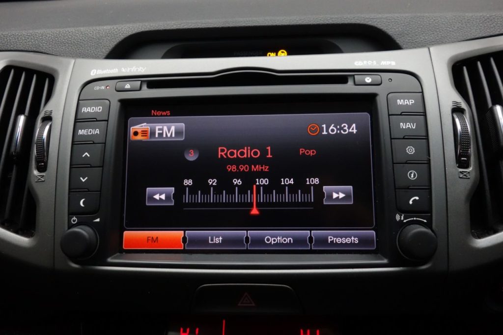 Used_2015_BLACK_KIA_SPORTAGE_2