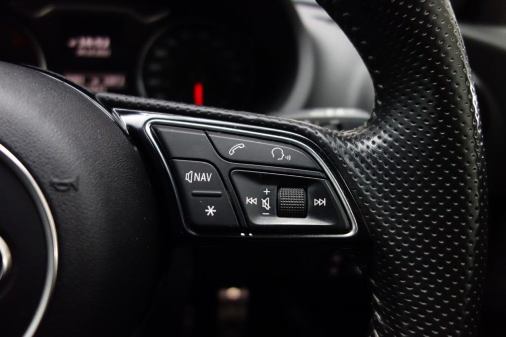 Used_2016_BLACK_AUDI_A3_1