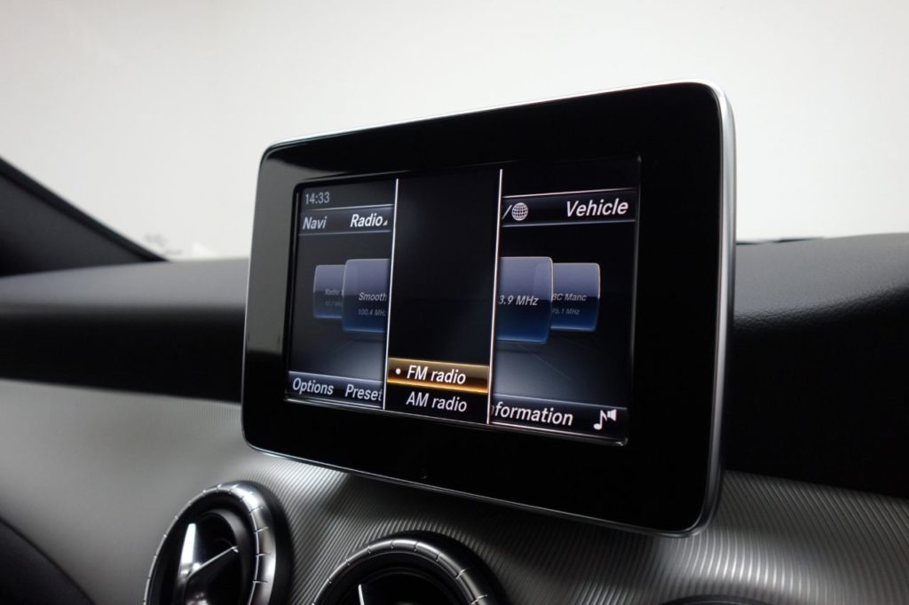 Used_2016_GREY_MERCEDES-BENZ_CLA_2