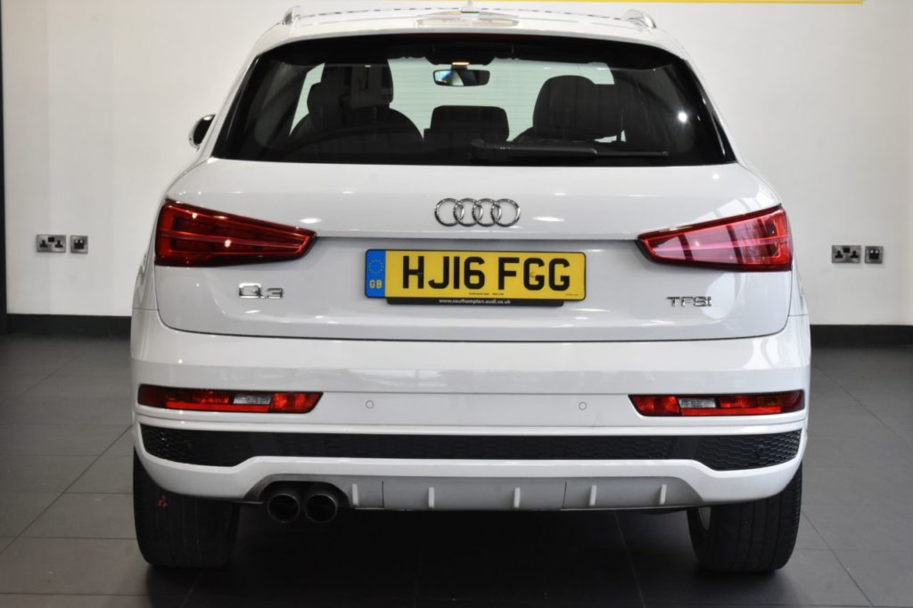 Used_2016_WHITE_AUDI_Q3_1