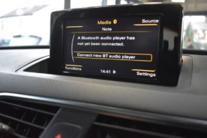 Used_2016_WHITE_AUDI_Q3_1