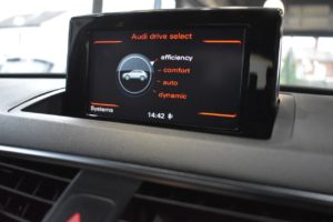 Used_2016_WHITE_AUDI_Q3_1