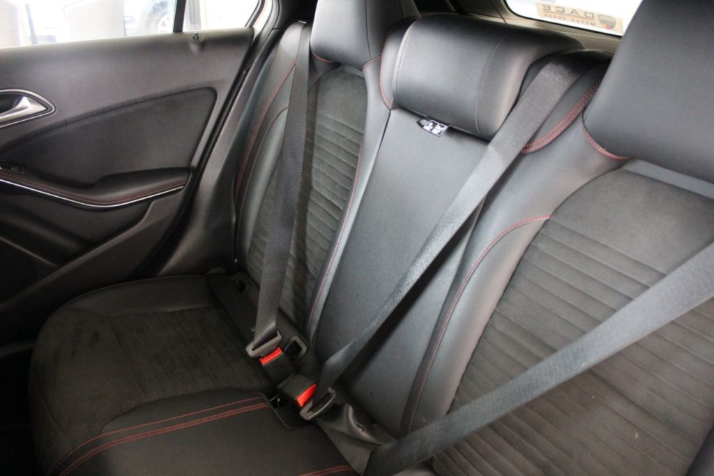 Used_2016_WHITE_MERCEDES-BENZ_A-CLASS_1