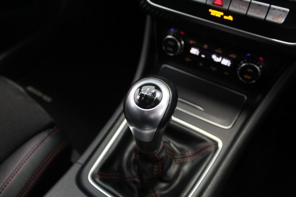 Used_2016_WHITE_MERCEDES-BENZ_A-CLASS_1