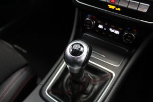 Used_2016_WHITE_MERCEDES-BENZ_A-CLASS_1