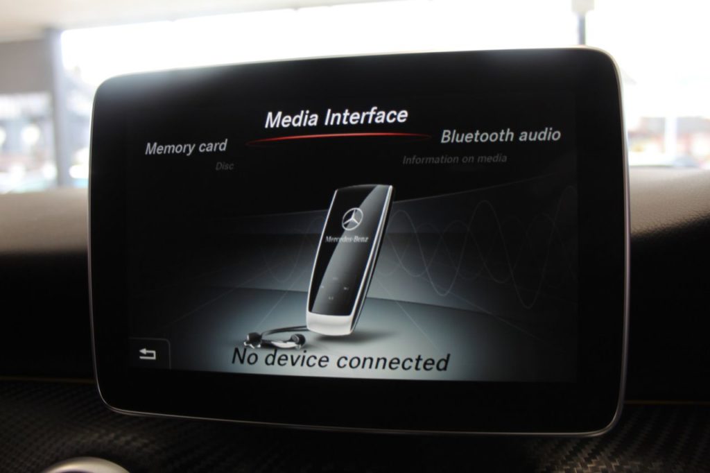 Used_2016_WHITE_MERCEDES-BENZ_A-CLASS_1