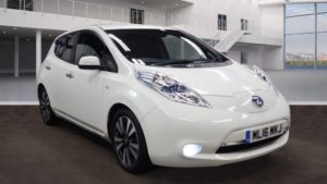 Used 2016 WHITE NISSAN LEAF Hatchback 0.0 TEKNA 5d AUTO 109 BHP (reg. 2016-03-31) for sale in Chadderton