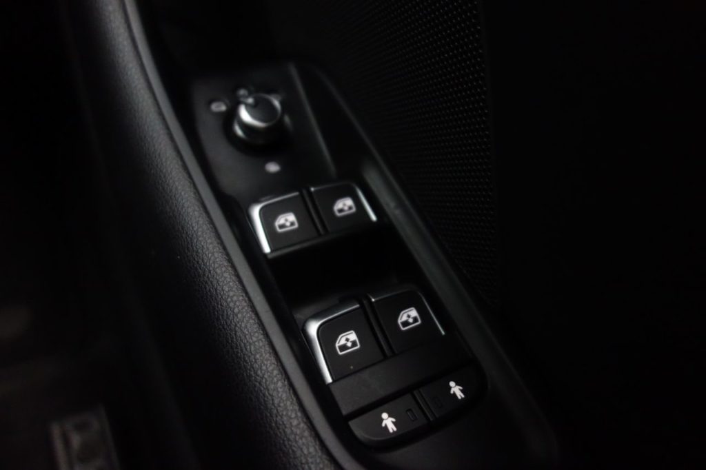 Used_2017_BLACK_AUDI_A3_1