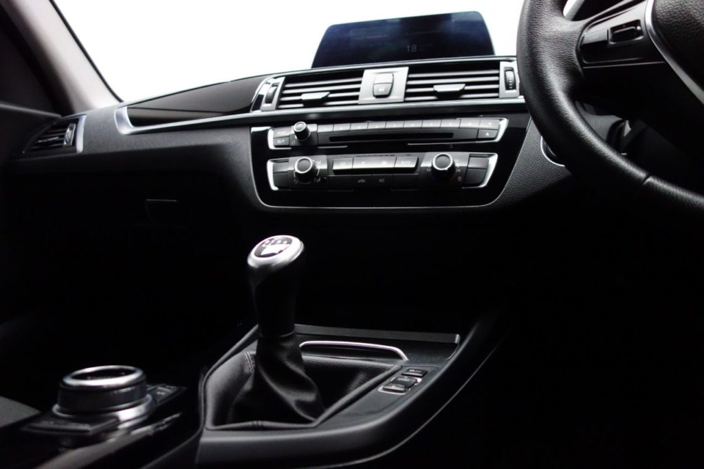 Used_2017_BLACK_BMW_1-SERIES_1