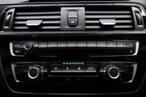 Used_2017_BLACK_BMW_1-SERIES_1