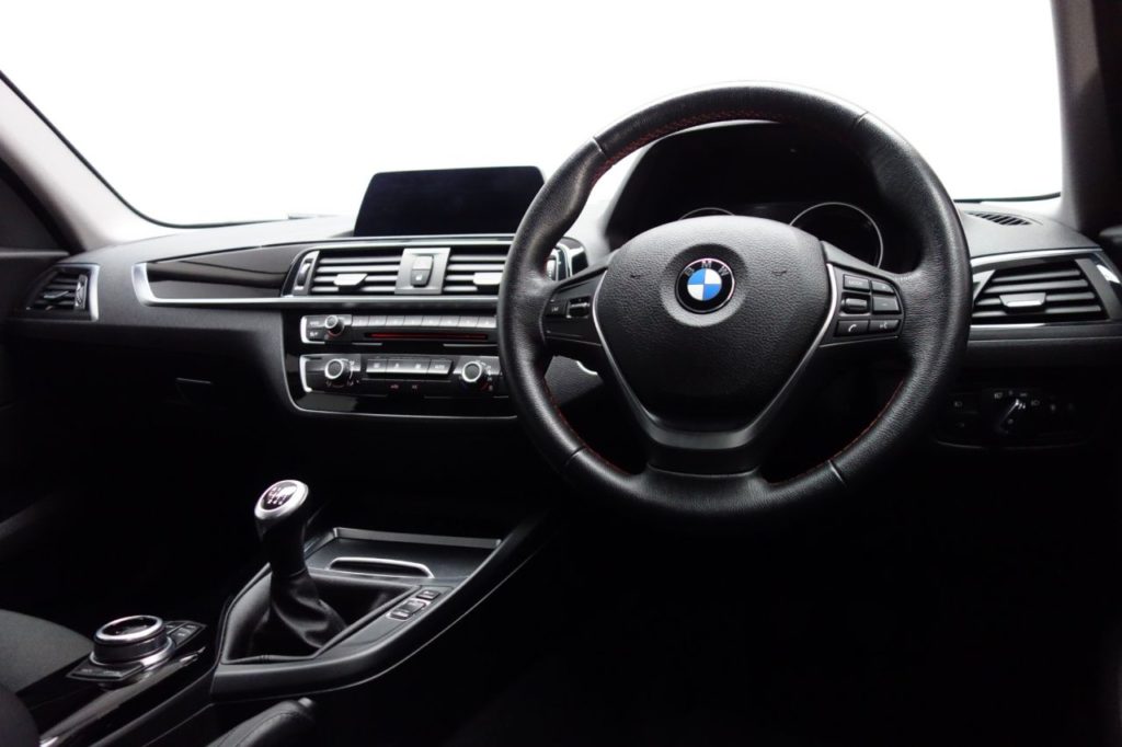 Used_2017_BLACK_BMW_1-SERIES_1