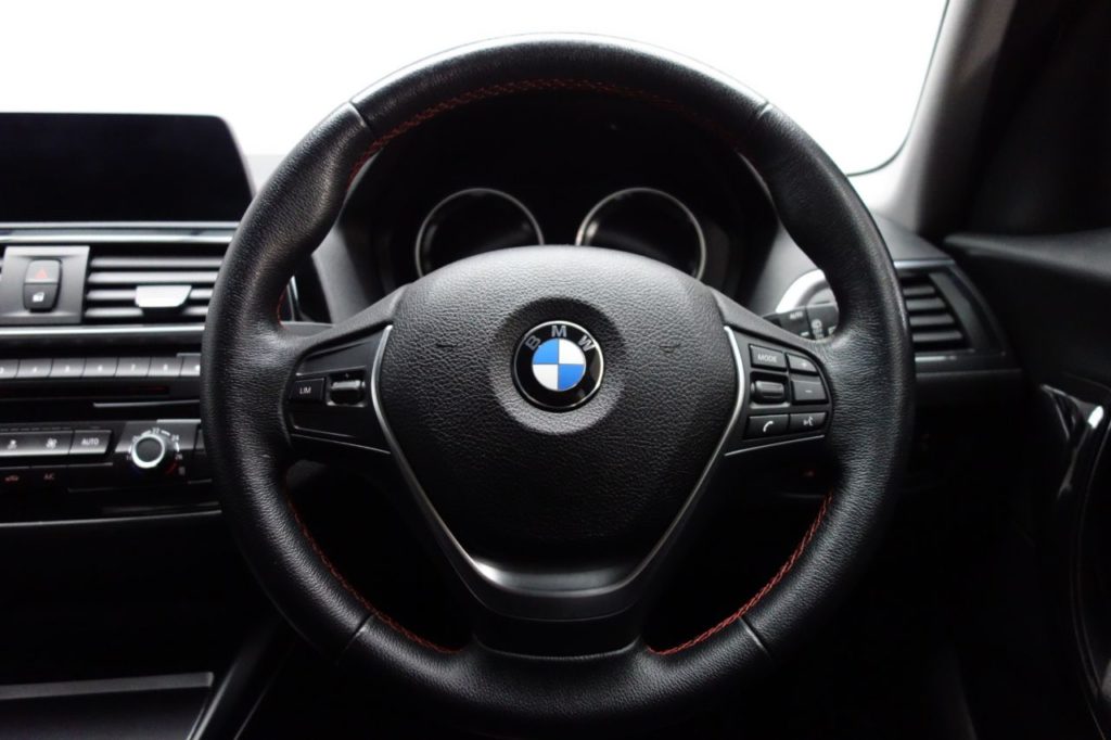 Used_2017_BLACK_BMW_1-SERIES_1