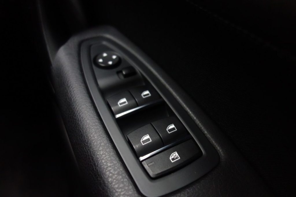 Used_2017_BLACK_BMW_1-SERIES_1