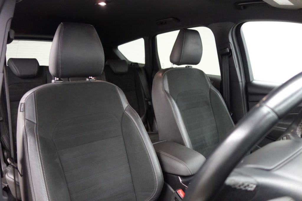 Used_2017_BLACK_FORD_KUGA_2