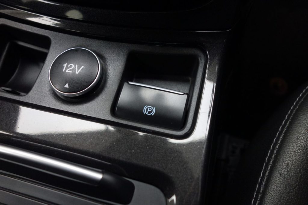 Used_2017_BLACK_FORD_KUGA_2