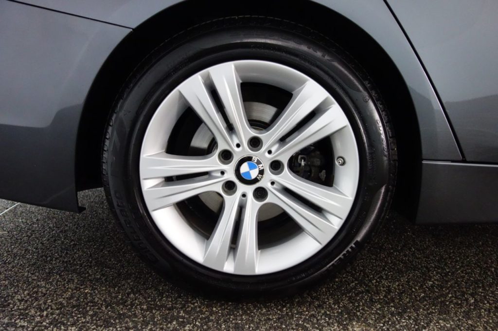 Used_2017_GREY_BMW_3-SERIES_2