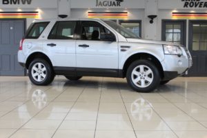 Used 2009 SILVER LAND ROVER FREELANDER Estate 2.2 TD4 E GS 5d 159 BHP (reg. 2009-10-30) for sale in Romiley