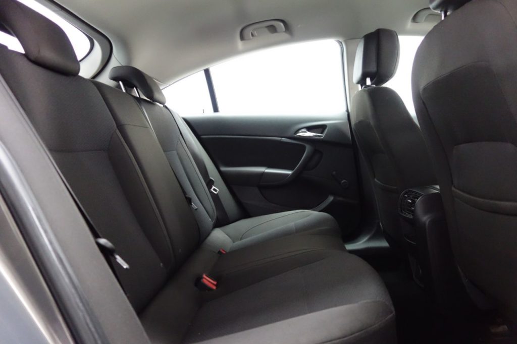 Used_2014_GREY_VAUXHALL_INSIGNIA_2