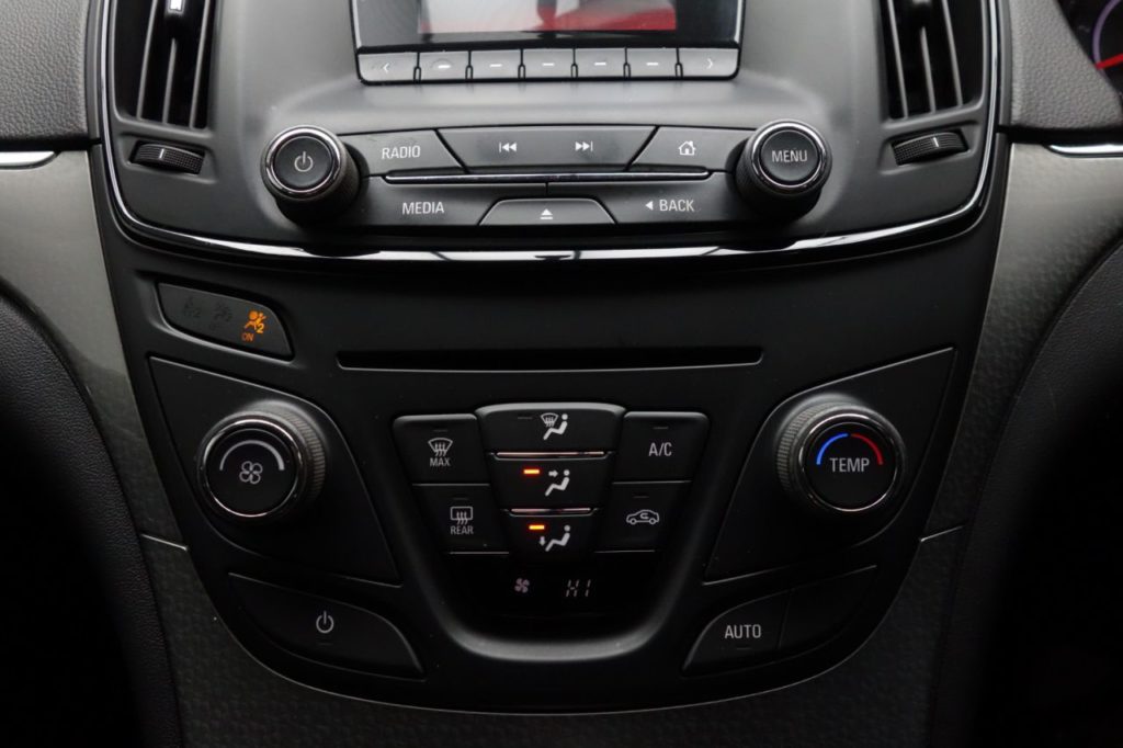 Used_2014_GREY_VAUXHALL_INSIGNIA_2