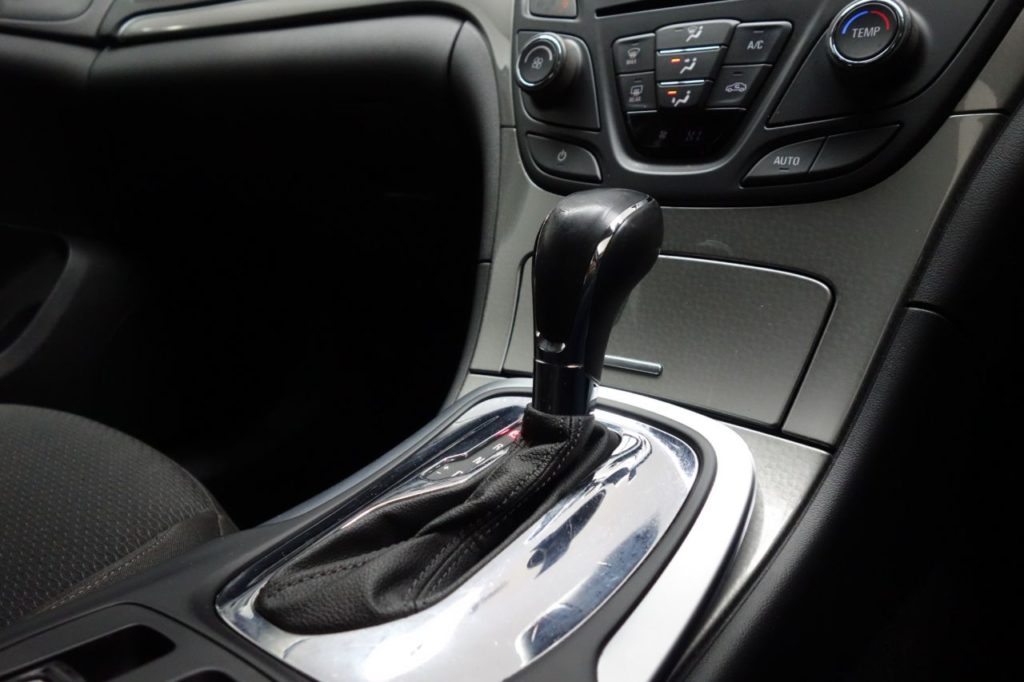 Used_2014_GREY_VAUXHALL_INSIGNIA_2
