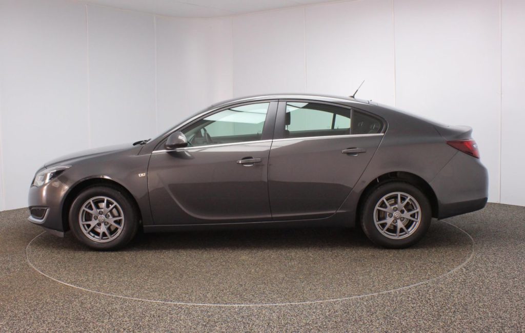Used_2014_GREY_VAUXHALL_INSIGNIA_2