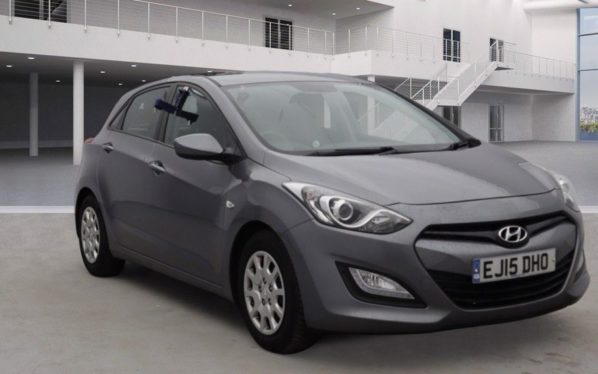 Used 2015 GREY HYUNDAI I30 Hatchback 1.4 CLASSIC 5d 98 BHP (reg. 2015-05-16) for sale in Crompton