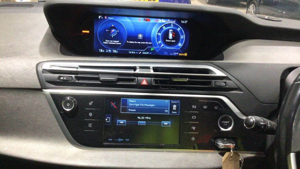 Used_2015_RED_CITROEN_C4-GRAND-PICASSO_1