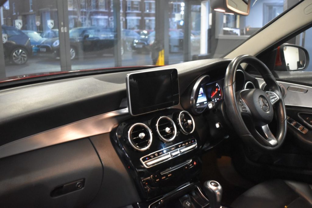 Used_2015_RED_MERCEDES-BENZ_C-CLASS_2
