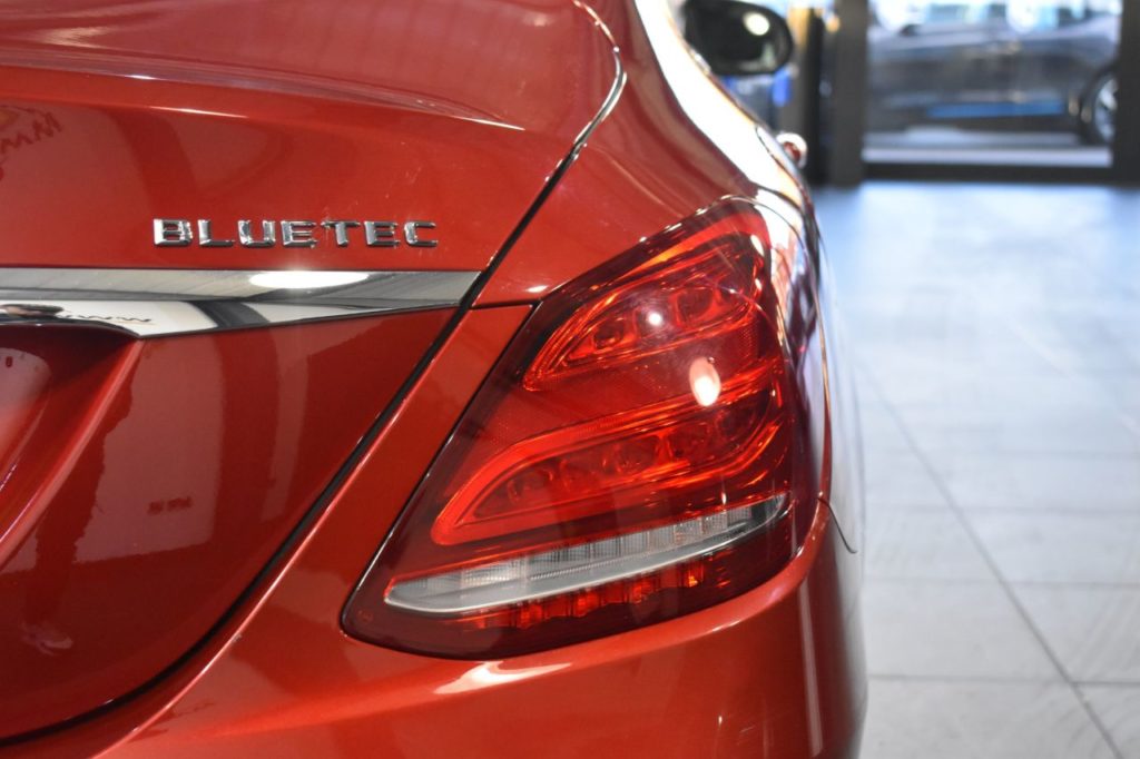 Used_2015_RED_MERCEDES-BENZ_C-CLASS_2