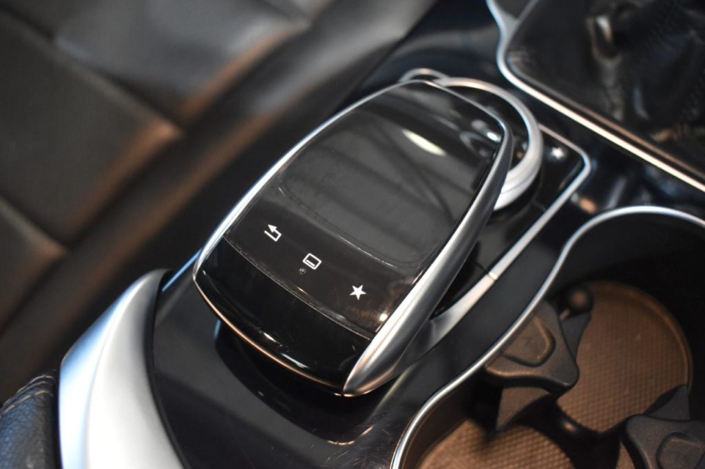 Used_2015_RED_MERCEDES-BENZ_C-CLASS_2
