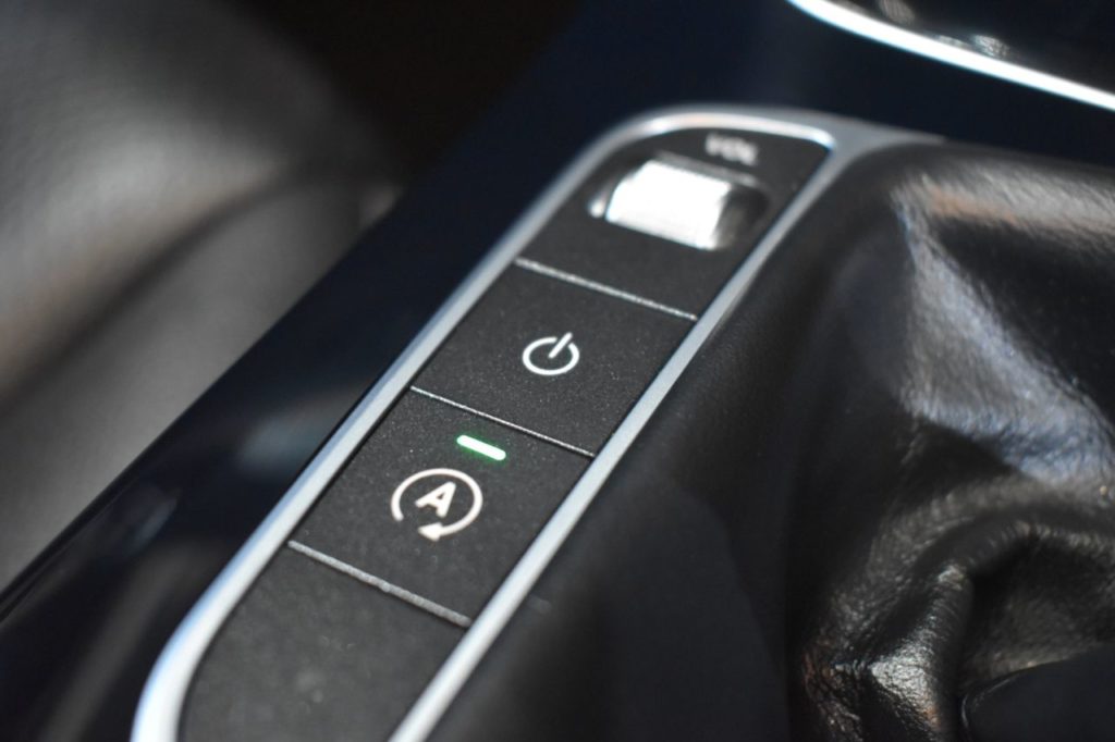 Used_2015_RED_MERCEDES-BENZ_C-CLASS_2