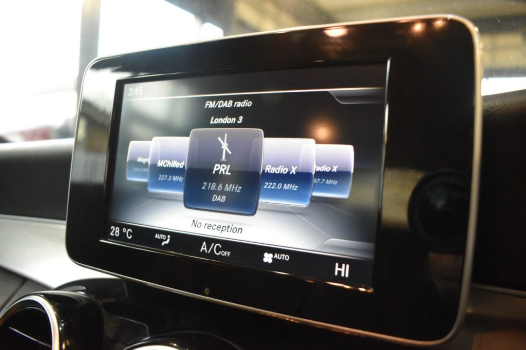 Used_2015_RED_MERCEDES-BENZ_C-CLASS_2