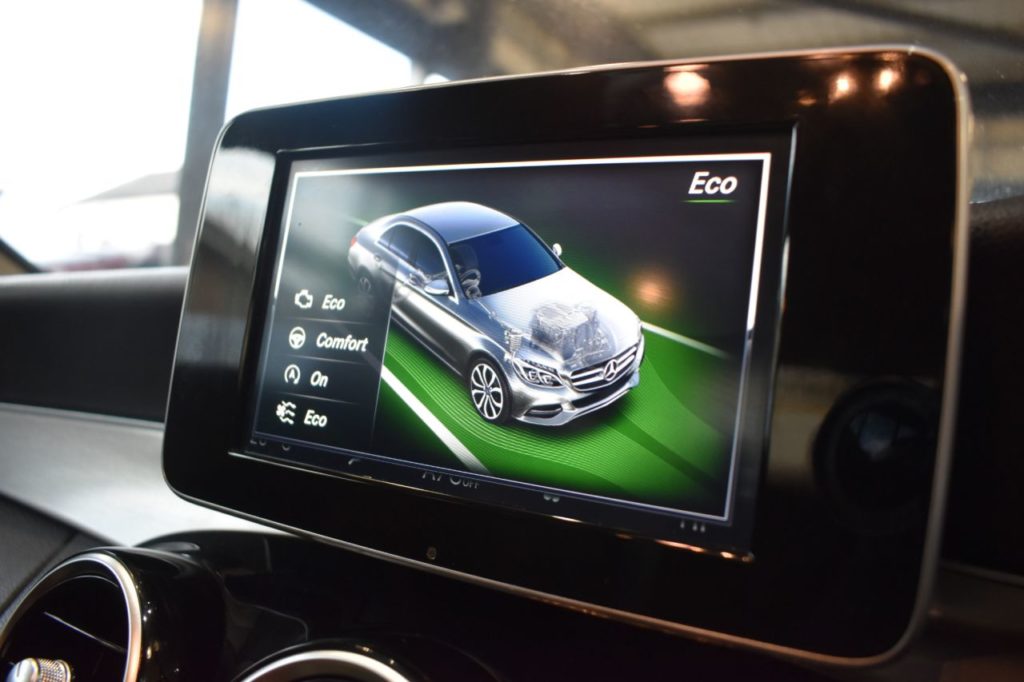 Used_2015_RED_MERCEDES-BENZ_C-CLASS_2