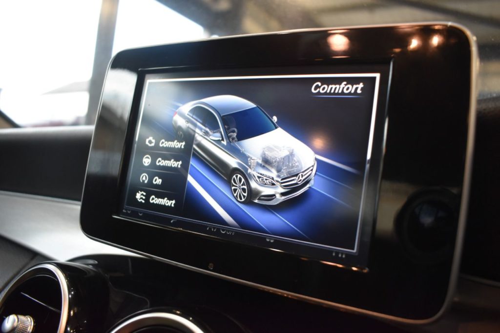 Used_2015_RED_MERCEDES-BENZ_C-CLASS_2