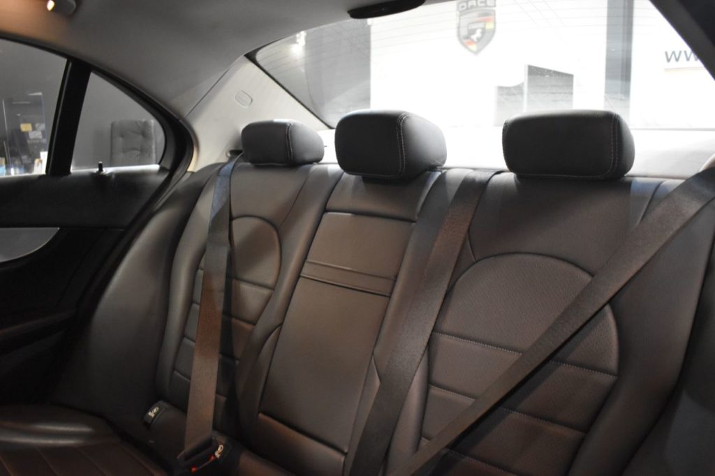 Used_2015_RED_MERCEDES-BENZ_C-CLASS_2