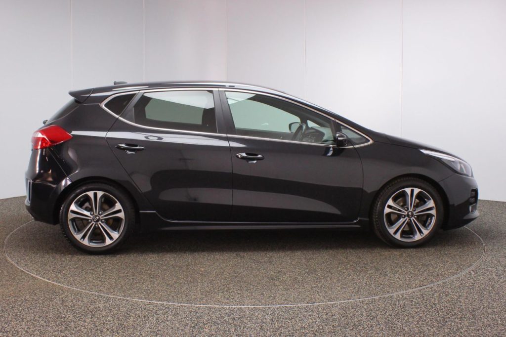 Used_2016_BLACK_KIA_CEED_1