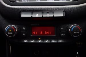 Used_2016_BLACK_KIA_CEED_1