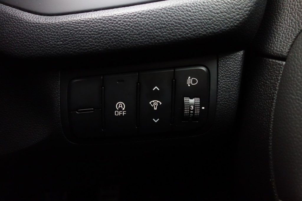 Used_2016_BLACK_KIA_CEED_1