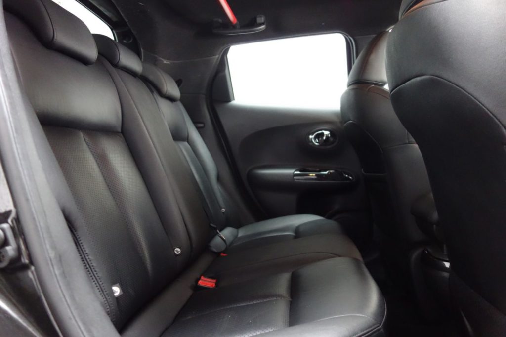 Used_2016_BLACK_NISSAN_JUKE_1