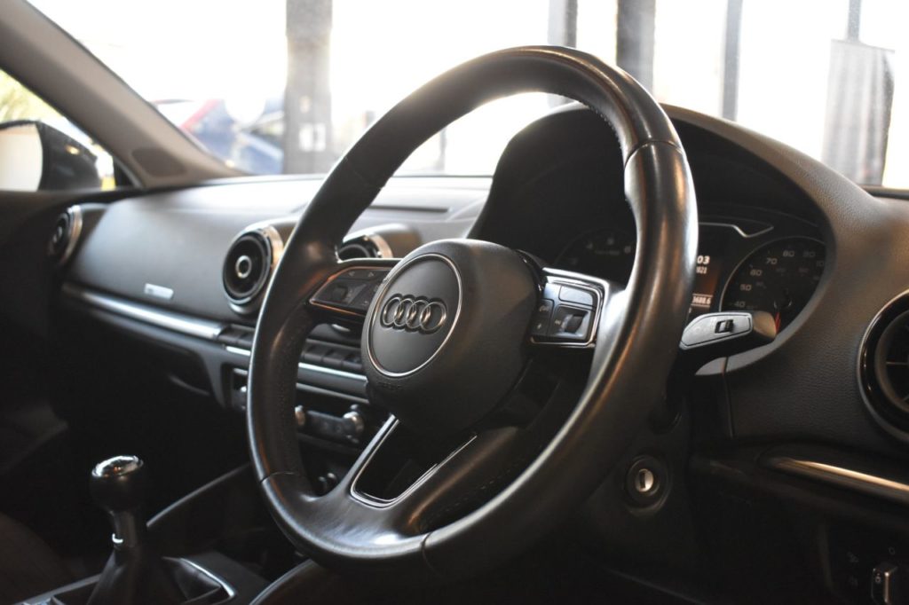 Used_2016_GREY_AUDI_A3_1