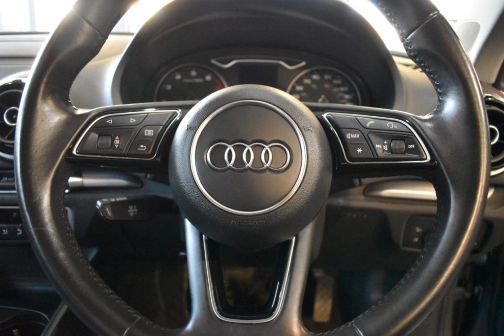 Used_2016_GREY_AUDI_A3_1