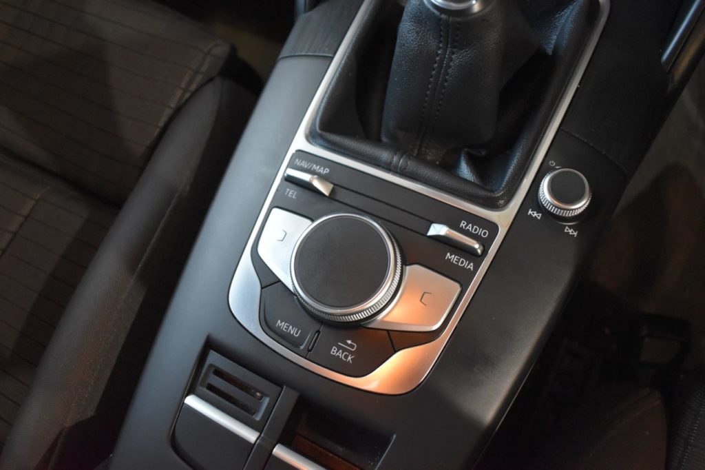 Used_2016_GREY_AUDI_A3_1
